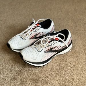 Brooks Ghost 13 7.5 B medium